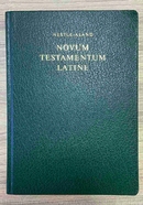фото Новый Завет на латинском языке